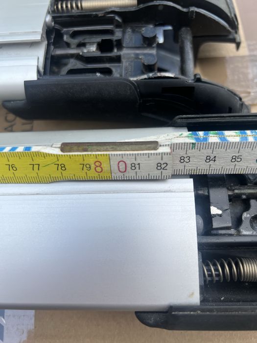 Thule WingBar Edge 958x na relingi Audi A4 B8