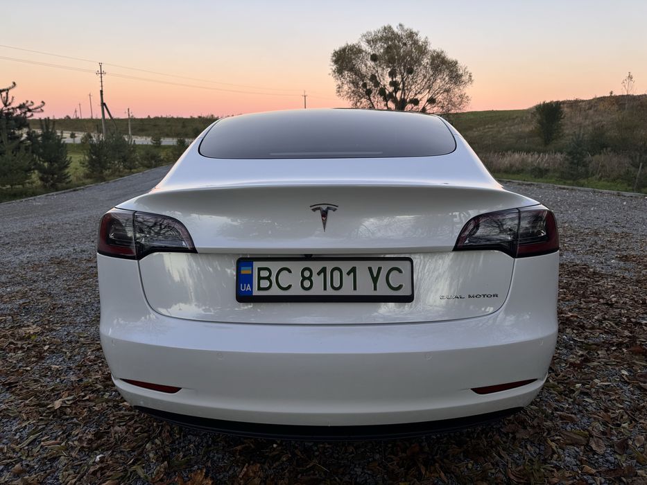 Тесла м3/Tesla m3