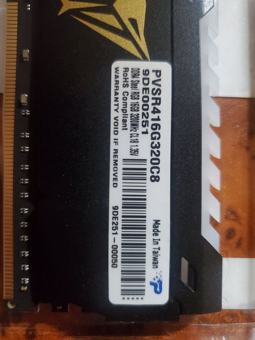 Оперативна пам'ять Patriot DDR4, 16 gb. 3200 MHz. 
З підсвіткою