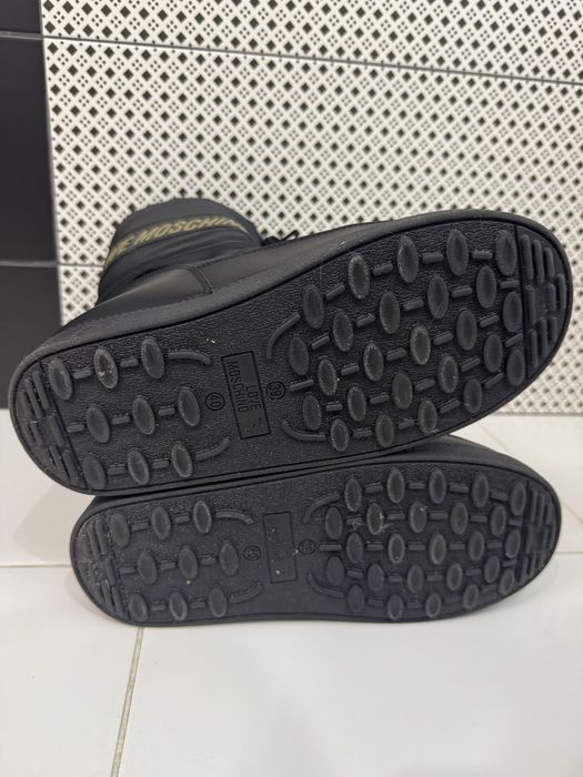 Зимові чоботи LOVE MOSCHINO