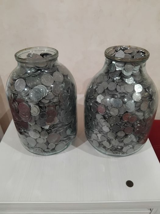 Монеты по 5 копеек и 1,2 копейки