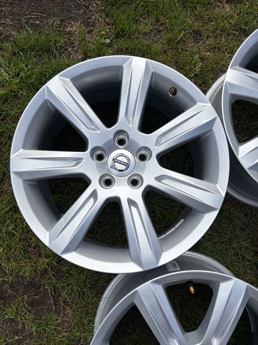 Felgi 17’ Volvo V90,V70,V60 5x108 jak nowe