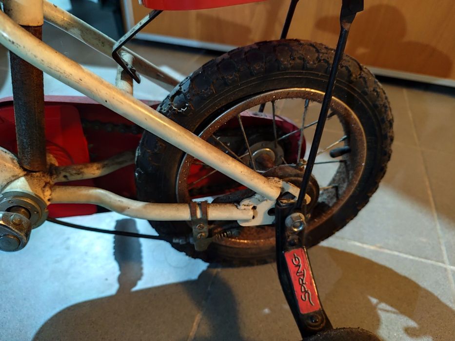 Bicicleta criança para desocupar