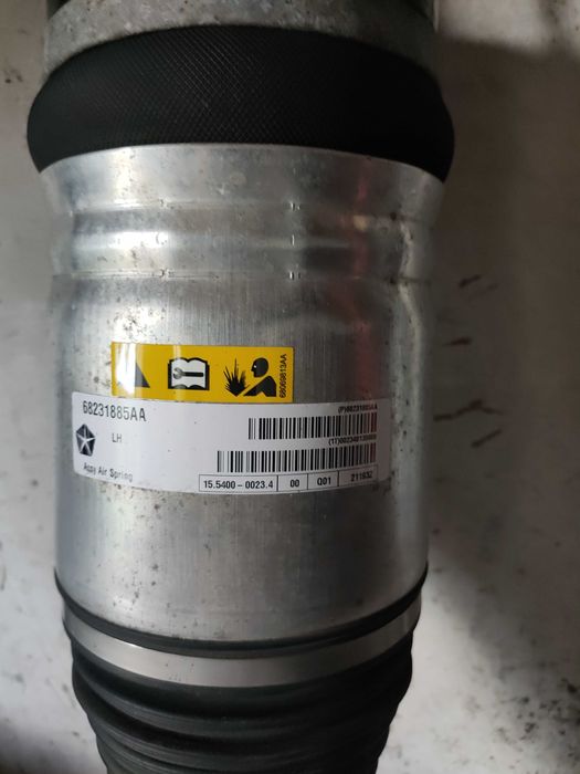 Пневмостойка 68231885AA