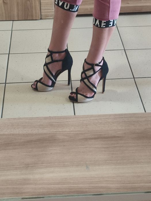 Sandały szpilka 36