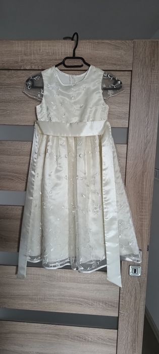 Sukienka kremowa 128