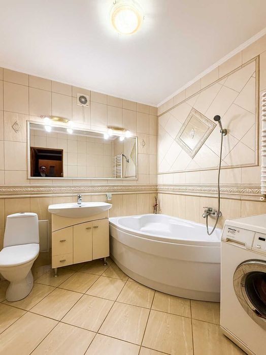 Продається 4 кімнатна квартира з автономним опаленням та ремонтом