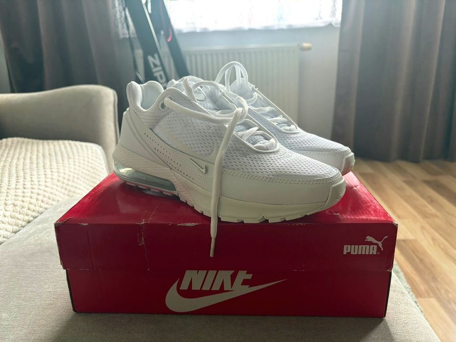 Nike Air nowe męskie buty sportowe rozmiar 42