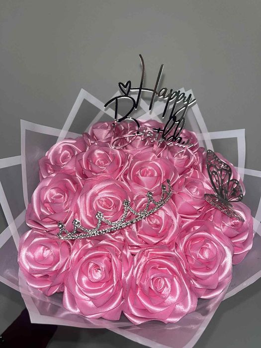 Ręcznie robione kwiaty ze wstążki – bukiety, dekoracje, prezenty