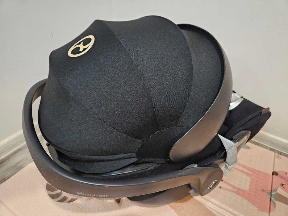 Автокрісло Cybex Cloud Q з вкладкою для немовлят