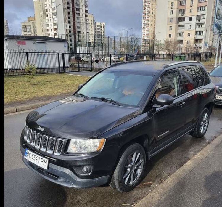 Автомобіль Jeep Compass 2013 року