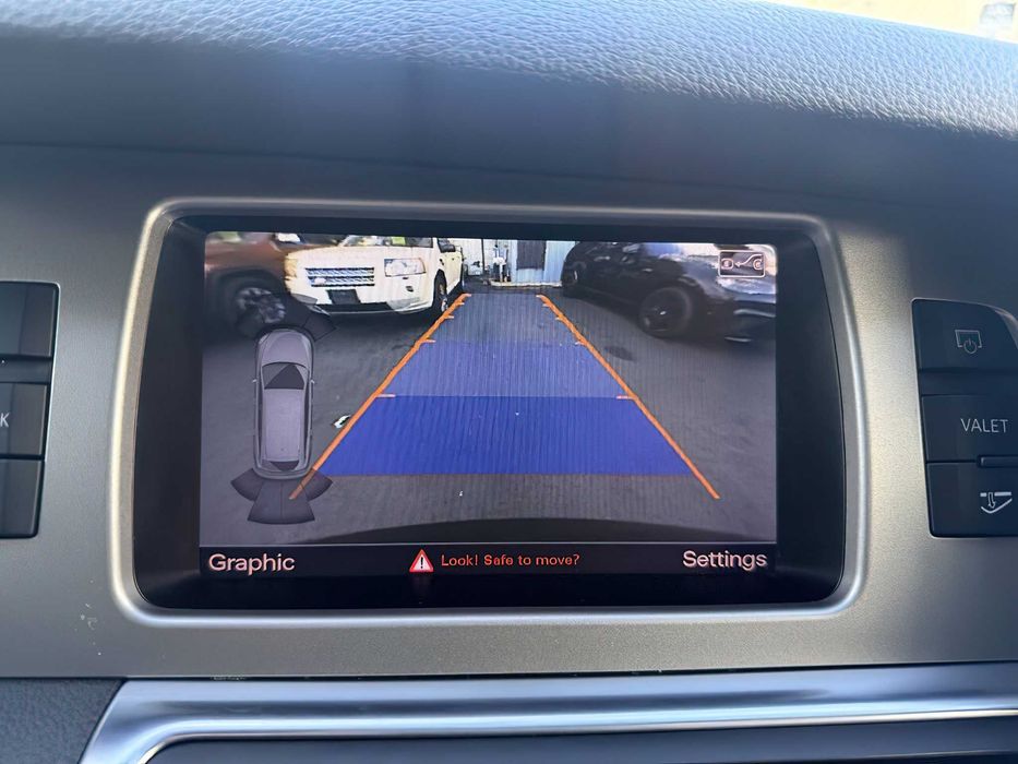 Audi Q7      2015