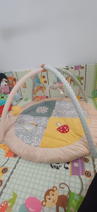 Ginásio de atividades para bebés