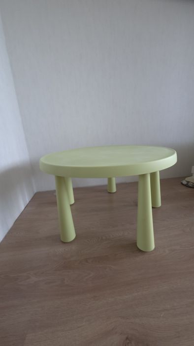 столик Ikea mammut круглий
