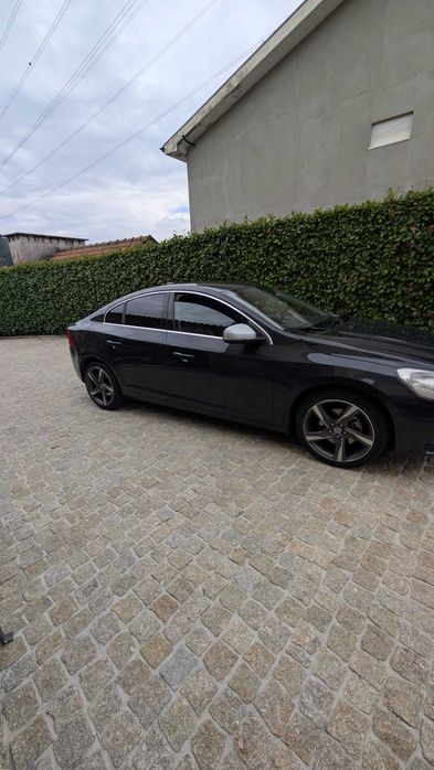 VOLVO S60 R design
