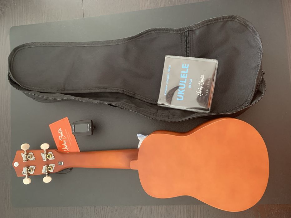 Ukulele Harley Benton  – Novo  a Estrear + Acessórios
