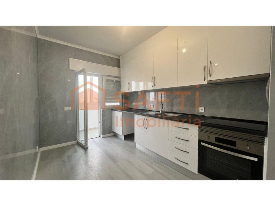 Apartamento T2 em Quarteira
