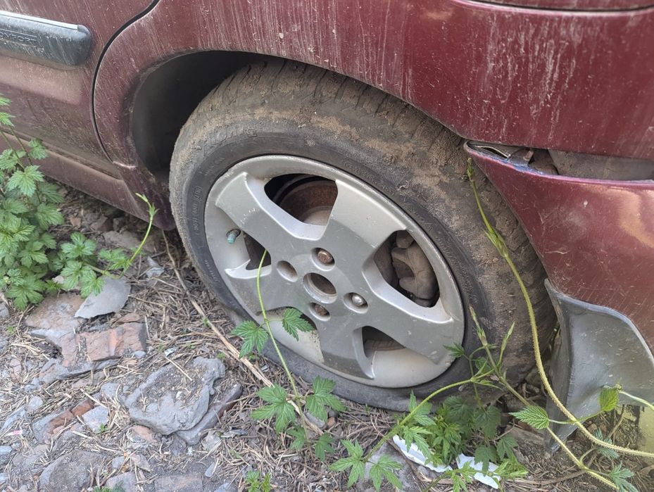 Mitsubishi space star на деталі