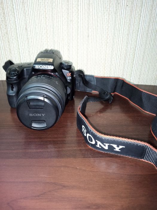 Цифровий фотоапарат SONY SLT-A37