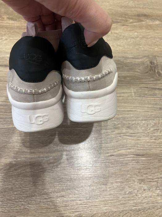 Ugg оригинал 41 размер.  Кроссовки
