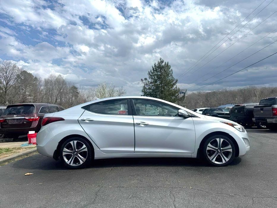 Hyundai Elantra Sport      2015