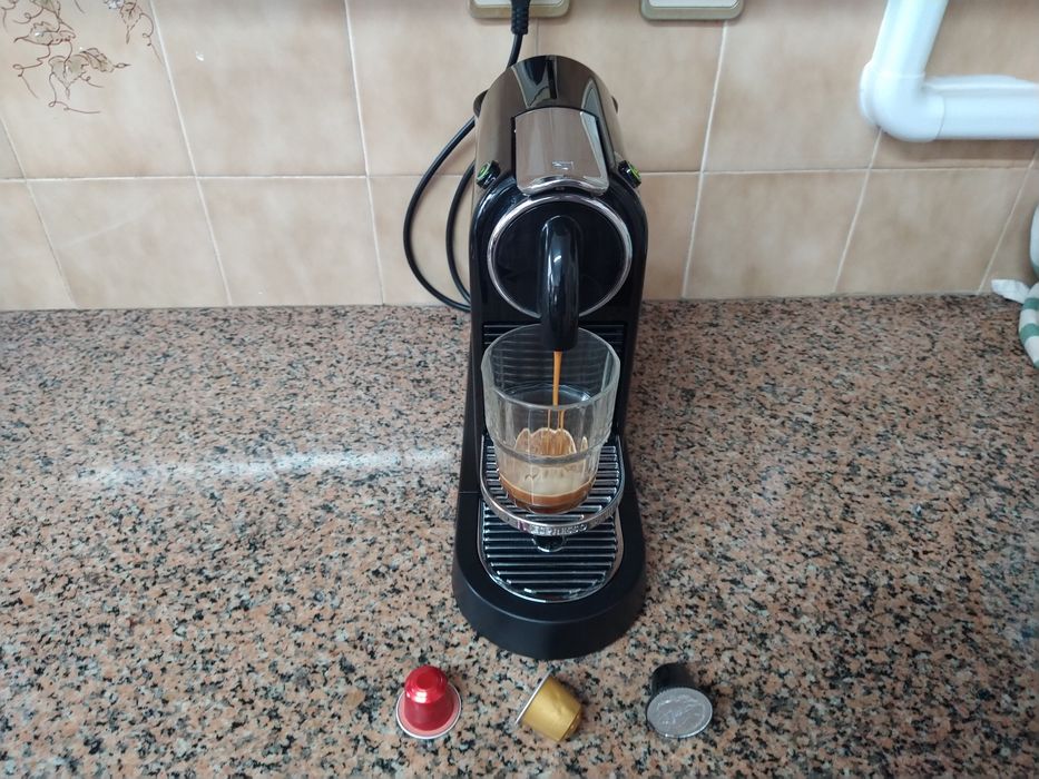 Máquina de café Nespresso casa quarto apartamento vivenda escritório gabinete carro cozinha.