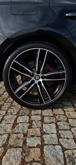 SEAT Leon Cupra 300