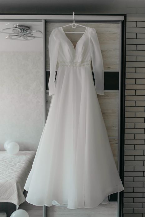 Весільна ніжна сукня