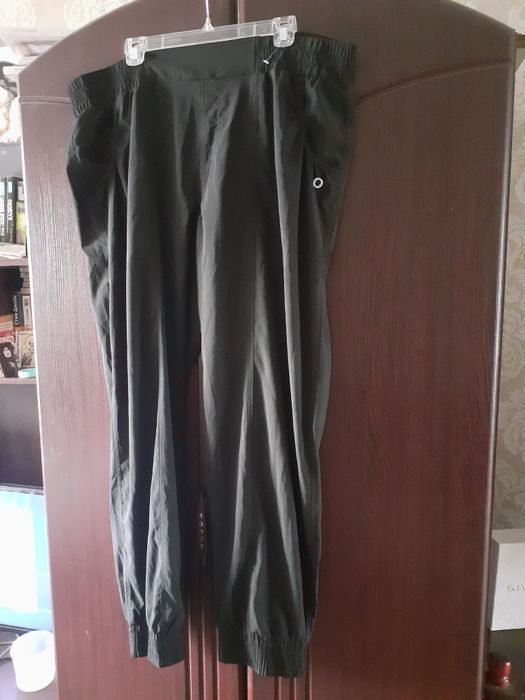 Отличные женские брюки! Размер 66- 70! XL+ !