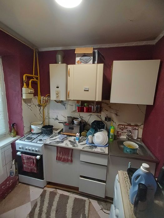 3 кімнатна квартира 60 кв.м. на 1 поверсі, житловий стан (район АТБ)!