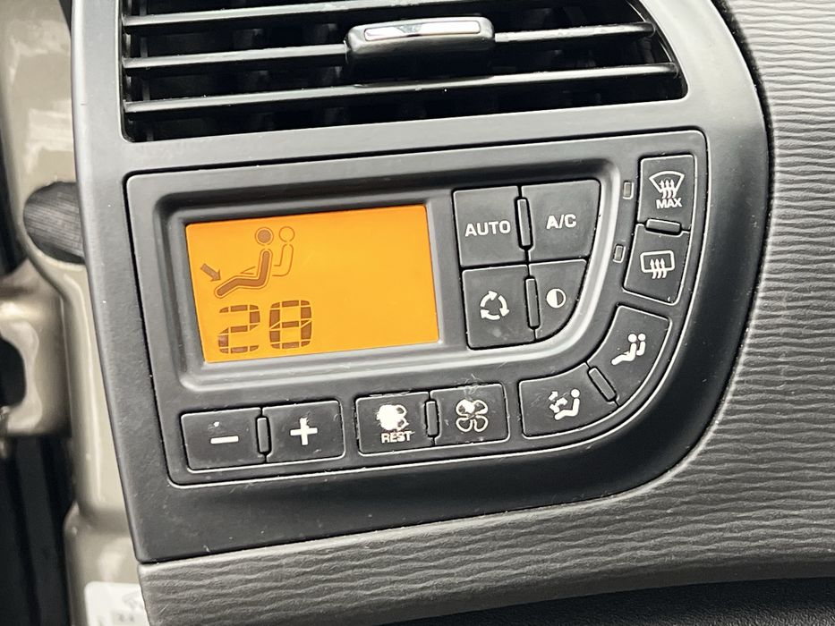 Citroen c4 Picasso 2010 рік 1.6 бензин