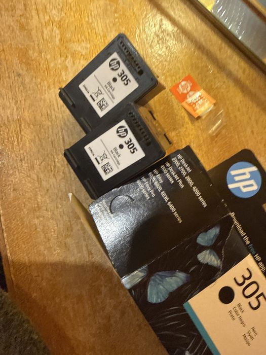 Tinteiros 305 HP novos comprados por engano