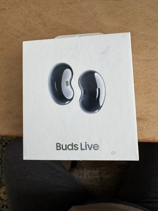 Зарядний кейс для навушників Самсунг Buds Live стан нового
