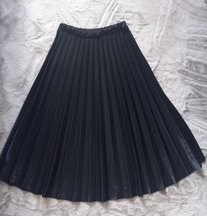 Saia Plissada preta com brilho tamanho M