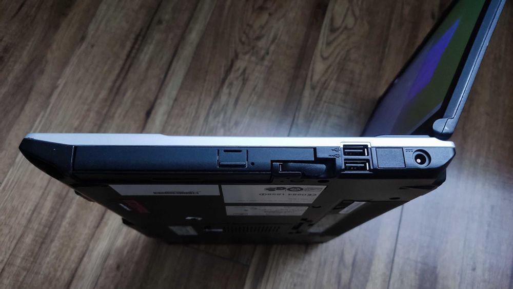 Laptop Fujitsu lifebook E751