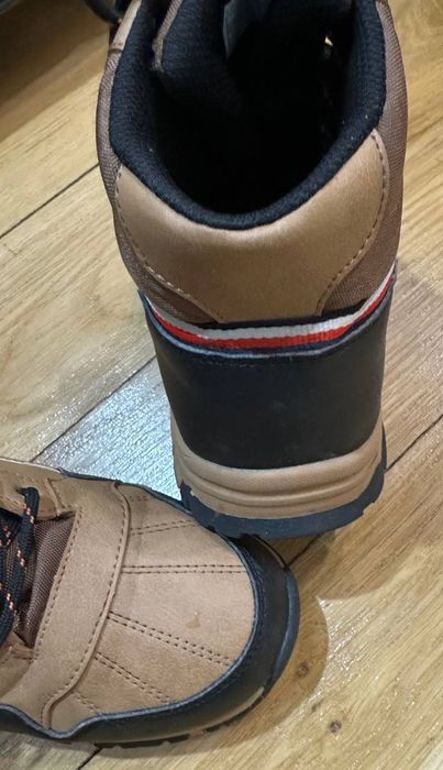 Tommy Hilfiger подростковые демисезонные ботинки 40