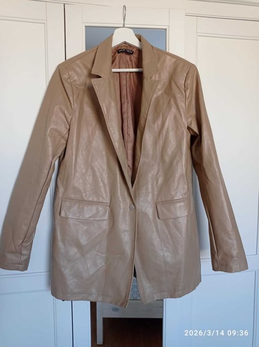 Beżowa prosta marynarka oversize z eko skóry clean girl minimalist nude blazer sleek Shein S
