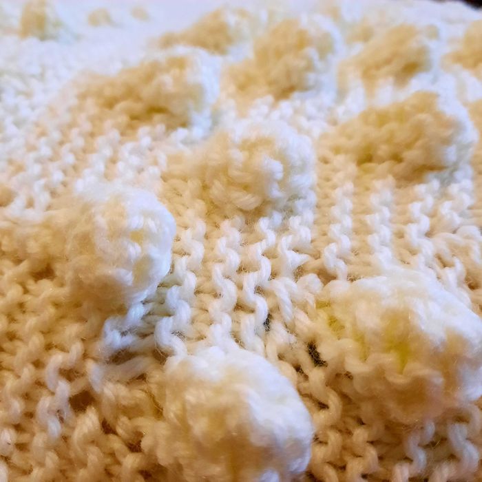 Colcha de cama de casal em renda, feita a 2 agulhas, linha