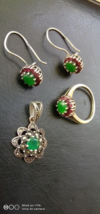 Срібні прикраси з натуральним каміннім