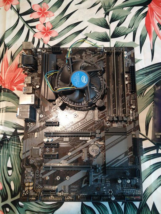 Płyta główna gigabyte B365 HD3 procesor I3-9100f