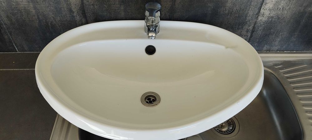 Lavatório semi oval