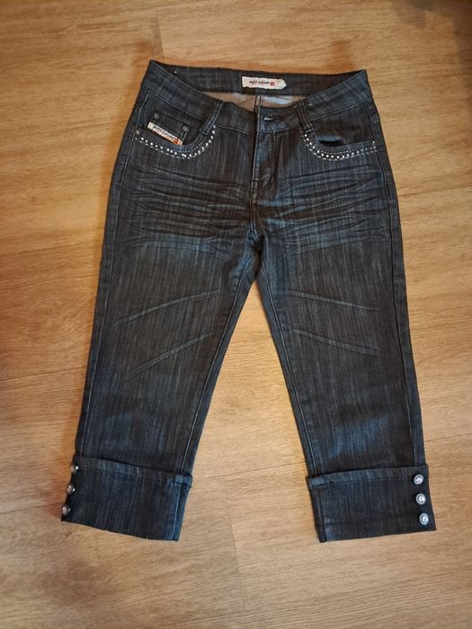 Spodnie damskie rybaczki.