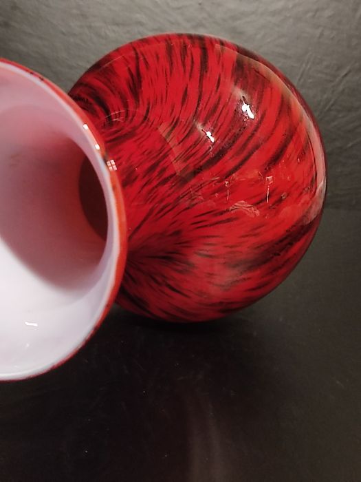 Vintage Vase Karmazynowy wazon artystyczne szkło warstwowe ręcznie wyk