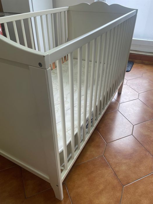 Berço de bebé em ótimo estado