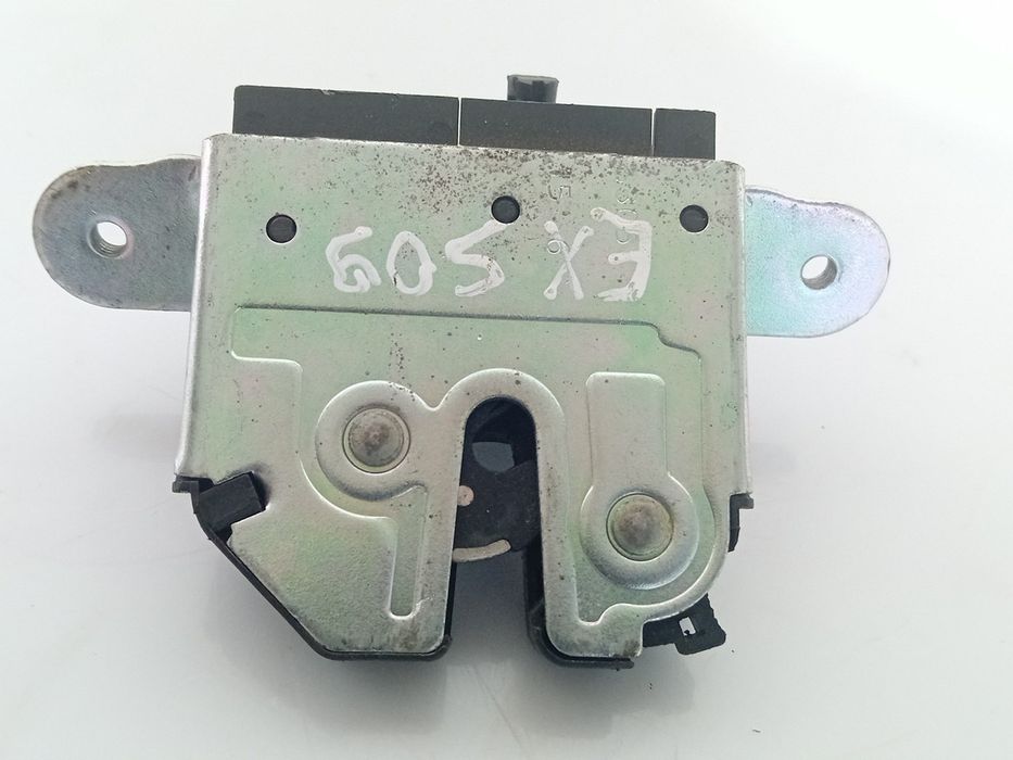 Fechadura / fecho da mala OPEL Astra K