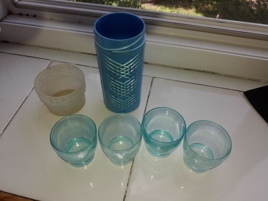 Продам разную посуду .