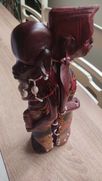 Estatuetas africanas [decoração]