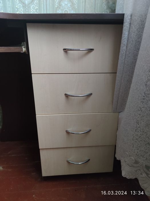 Компьютерный стол