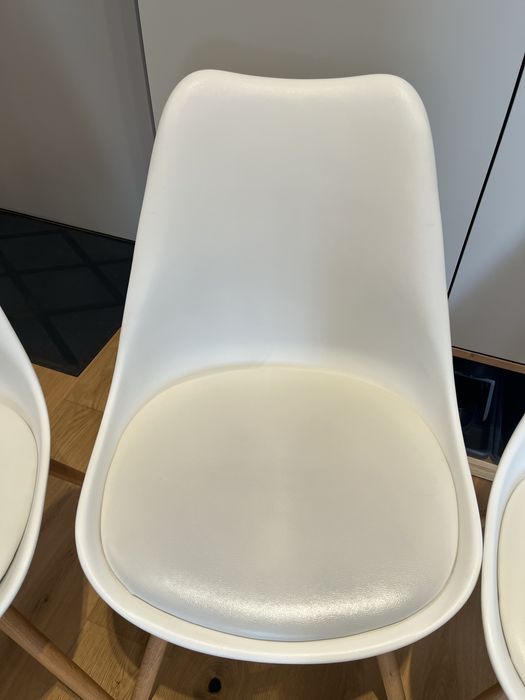 Krzesła Jysk Kastrup biały / naturalny dąb