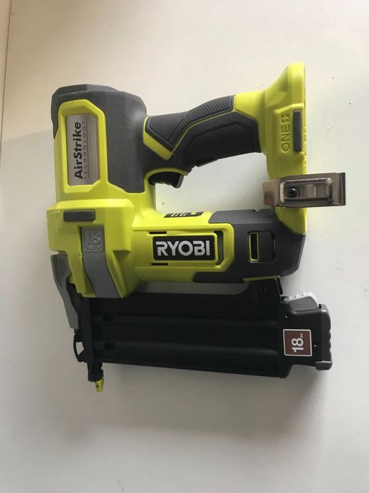 Цвяхозабивач акумуляторний RYOBI ONE+ R18GN18-0, до 50 мм. з Англії